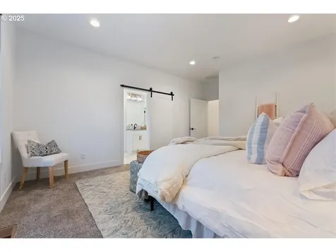 14249 Holcomb Boulevard Oregon City OR 97045