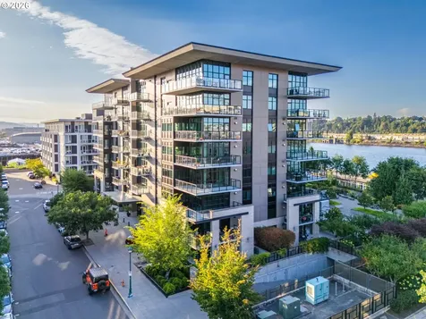 1830 NW Riverscape Street Portland OR 97209