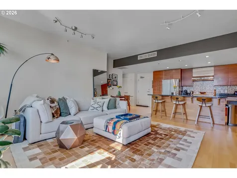 1830 NW Riverscape Street Portland OR 97209