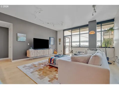 1830 NW Riverscape Street Portland OR 97209