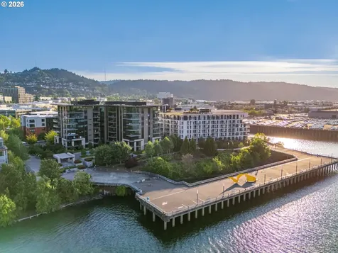1830 NW Riverscape Street Portland OR 97209