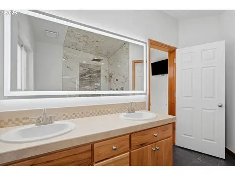 2164 N Legacy Drive Newberg OR 97132