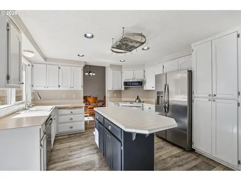 22240 SW Martinazzi Avenue Tualatin OR 97062