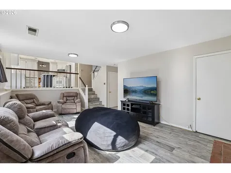 22240 SW Martinazzi Avenue Tualatin OR 97062