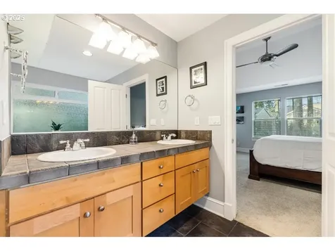 11065 SW Oneida Street Tualatin OR 97062