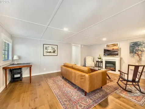 631 N Larch Street Cannon Beach OR 97110