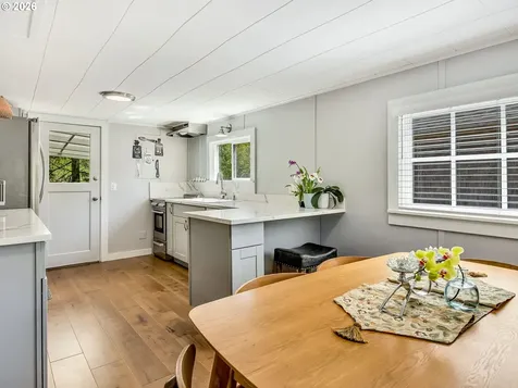 631 N Larch Street Cannon Beach OR 97110
