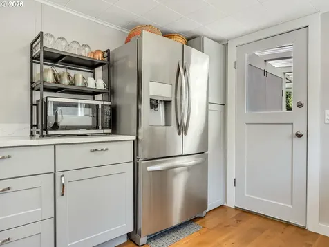 631 N Larch Street Cannon Beach OR 97110