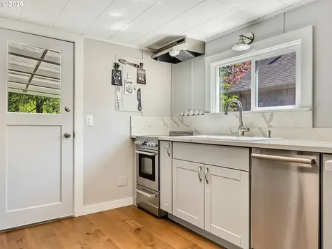631 N Larch Street Cannon Beach OR 97110