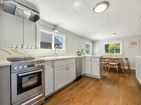 631 N Larch Street Cannon Beach OR 97110