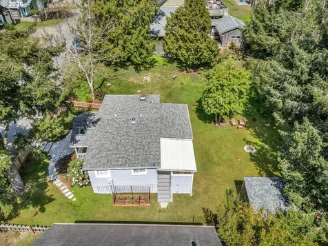 631 N Larch Street Cannon Beach OR 97110