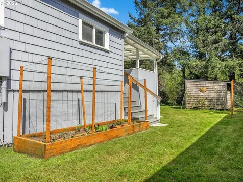 631 N Larch Street Cannon Beach OR 97110