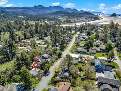 631 N Larch Street Cannon Beach OR 97110