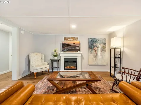 631 N Larch Street Cannon Beach OR 97110