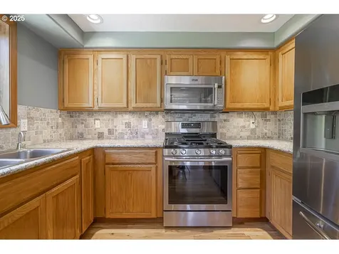 1823 Berndt Hill Drive S Salem OR 97302