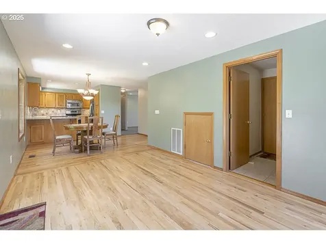 1823 Berndt Hill Drive S Salem OR 97302