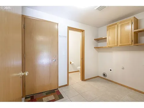 1823 Berndt Hill Drive S Salem OR 97302