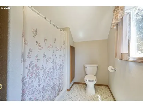 1823 Berndt Hill Drive S Salem OR 97302
