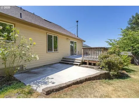 1823 Berndt Hill Drive S Salem OR 97302