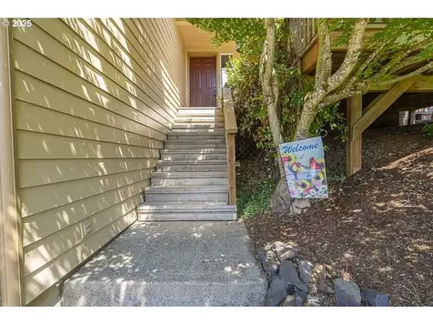 1823 Berndt Hill Drive S Salem OR 97302