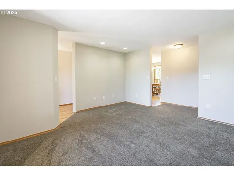 1823 Berndt Hill Drive S Salem OR 97302