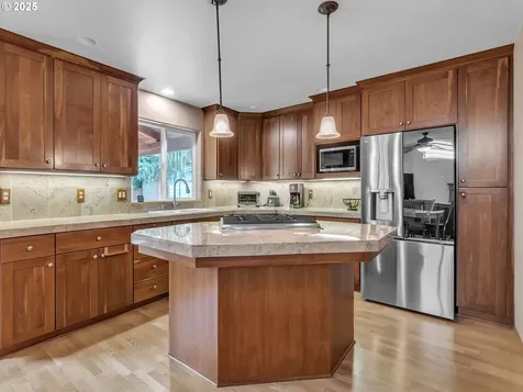 1931 NW Woodland Drive Mcminnville OR 97128