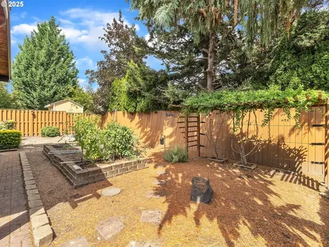 1931 NW Woodland Drive Mcminnville OR 97128