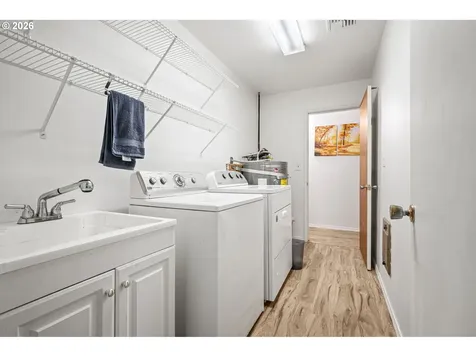 1255 E 30th Avenue Eugene OR 97405