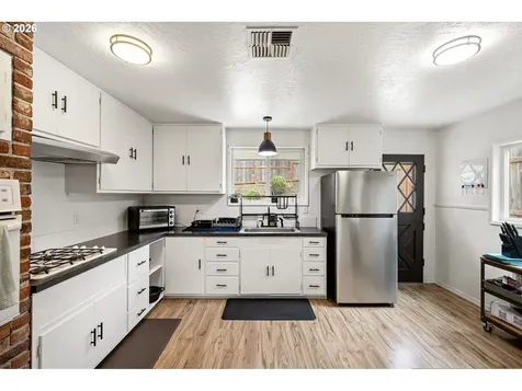 1255 E 30th Avenue Eugene OR 97405