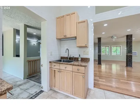 8642 NE Parrett Mountain Road Newberg OR 97132