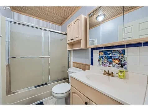 8642 NE Parrett Mountain Road Newberg OR 97132