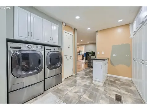 8642 NE Parrett Mountain Road Newberg OR 97132