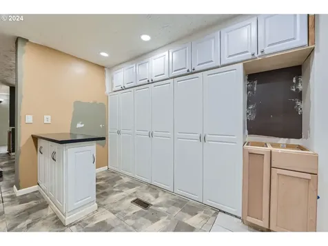 8642 NE Parrett Mountain Road Newberg OR 97132