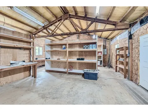 8642 NE Parrett Mountain Road Newberg OR 97132
