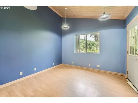 8642 NE Parrett Mountain Road Newberg OR 97132