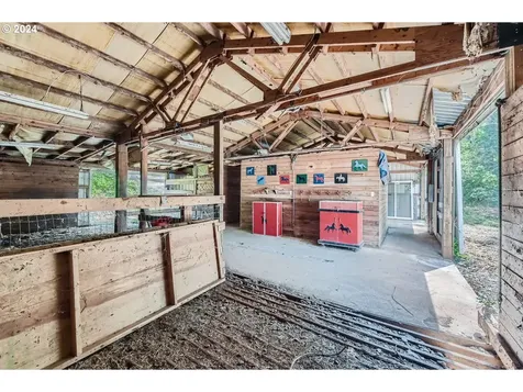 8642 NE Parrett Mountain Road Newberg OR 97132