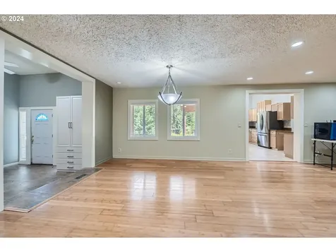 8642 NE Parrett Mountain Road Newberg OR 97132