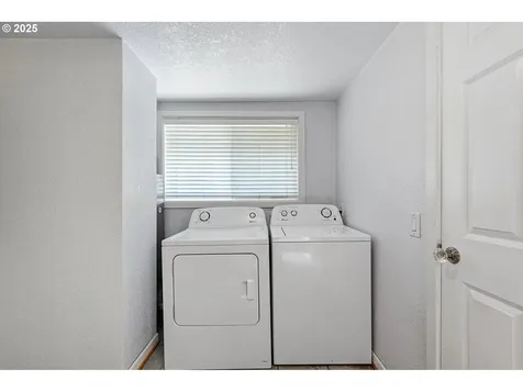 1236 Tyler Avenue Cottage Grove OR 97424