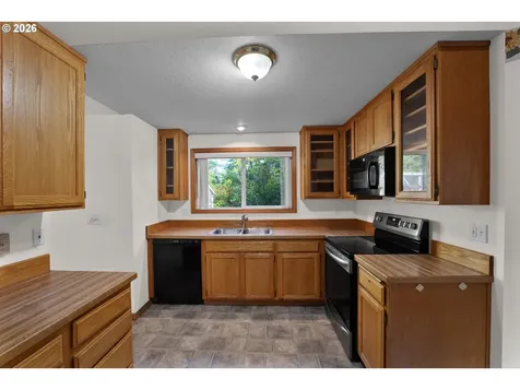 87843 Sandrift Street Florence OR 97439