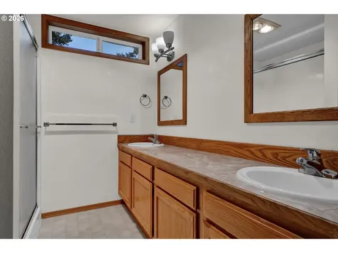 87843 Sandrift Street Florence OR 97439