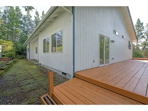 87843 Sandrift Street Florence OR 97439
