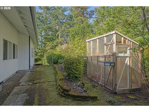 87843 Sandrift Street Florence OR 97439