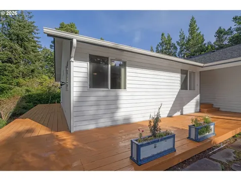 87843 Sandrift Street Florence OR 97439