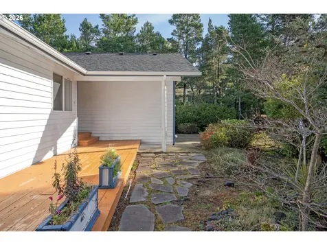 87843 Sandrift Street Florence OR 97439