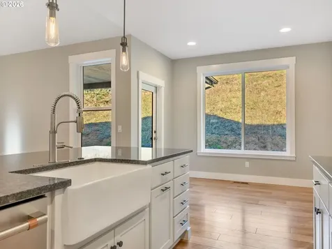 37027 Danner Ridge Lane Astoria OR 97103