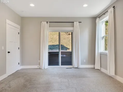 37027 Danner Ridge Lane Astoria OR 97103