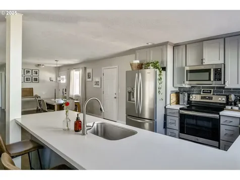 1156 SE 148th Avenue Portland OR 97233
