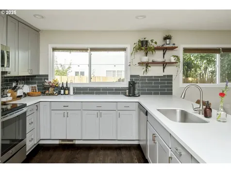 1156 SE 148th Avenue Portland OR 97233