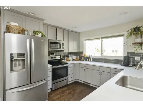 1156 SE 148th Avenue Portland OR 97233