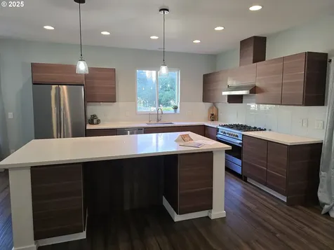 202 NW Quail Gardens Place Hillsboro OR 97124
